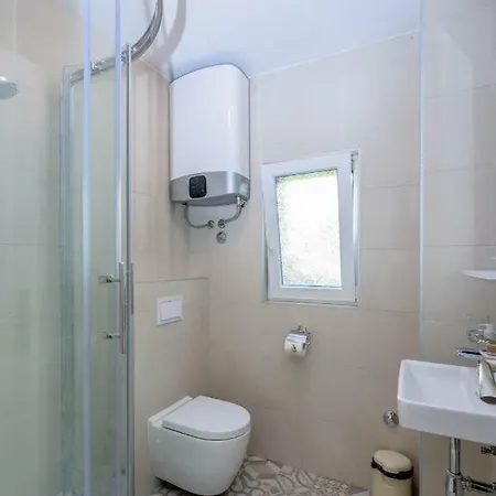 Lahor With Private Pool Vila
