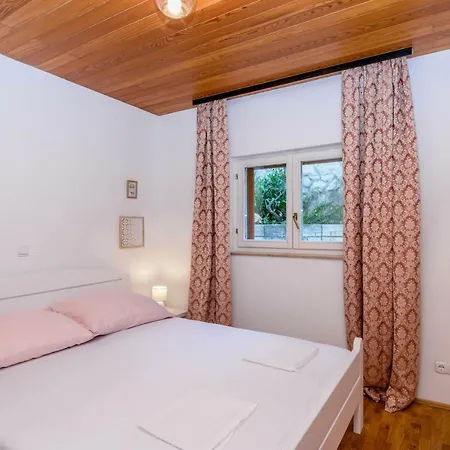 Lahor With Private Pool Vila Seget Vranjica