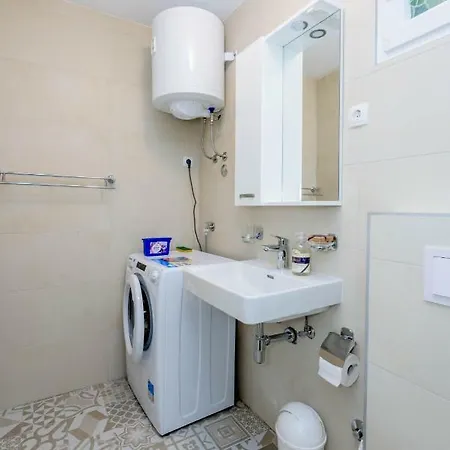 Lahor With Private Pool Vila *