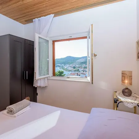 Lahor With Private Pool Vila