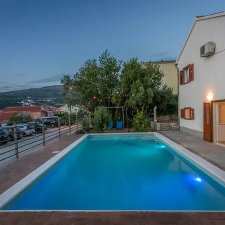 Lahor With Private Pool Seget Vranjica