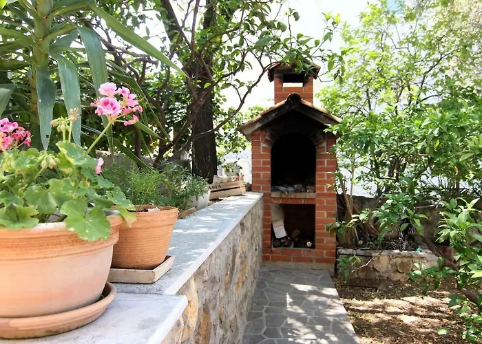 Lahor With Private Pool Villa
