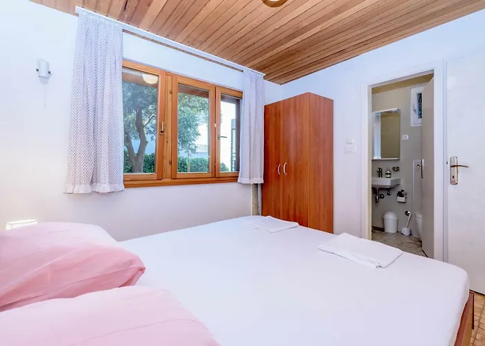 Villa Lahor With Private Pool Seget Vranjica
