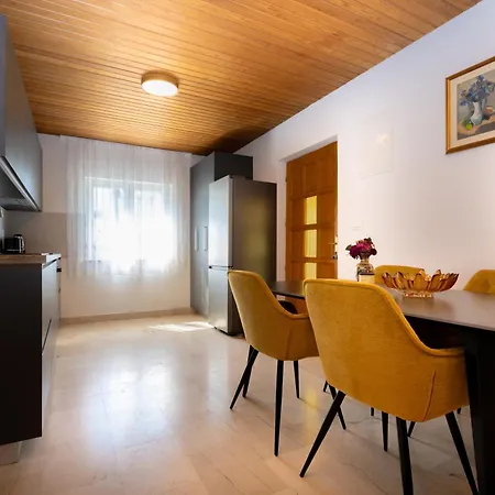 Lahor With Private Pool Villa