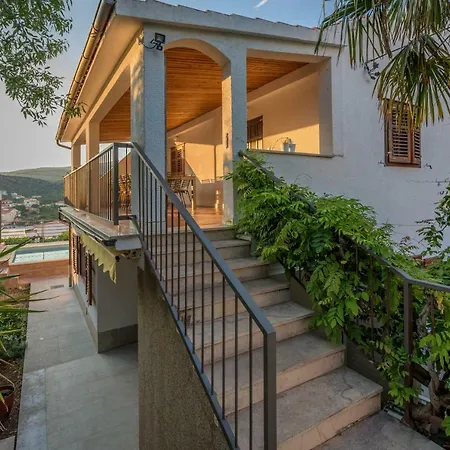 Villa Lahor With Private Pool *