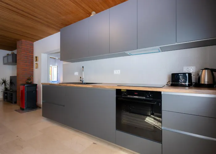 Lahor With Private Pool * Seget Vranjica