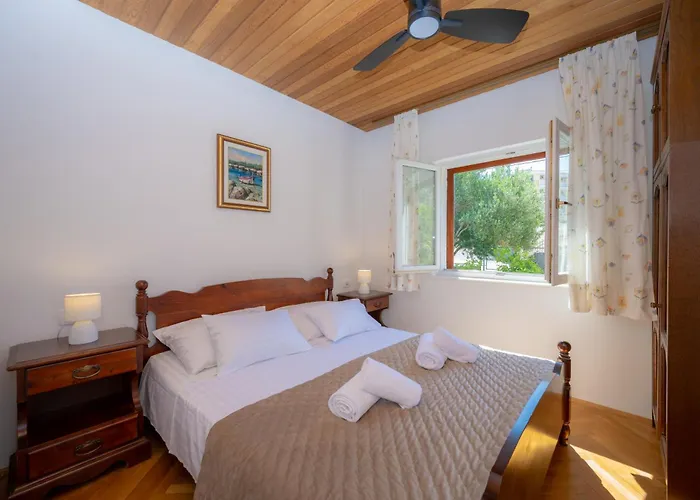 Villa Lahor With Private Pool Seget Vranjica