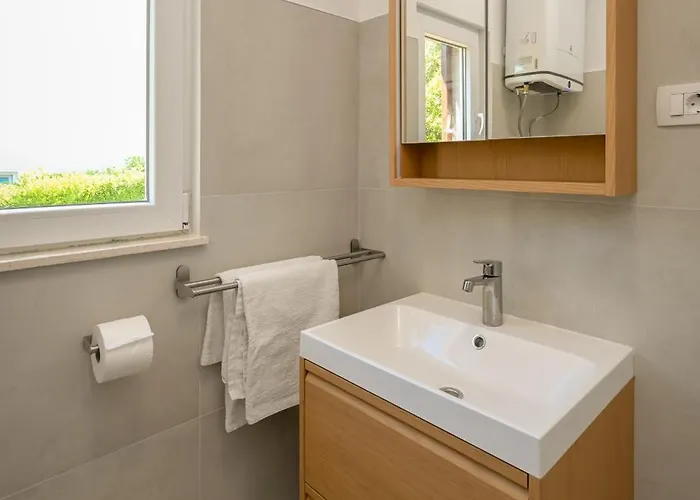 Lahor With Private Pool