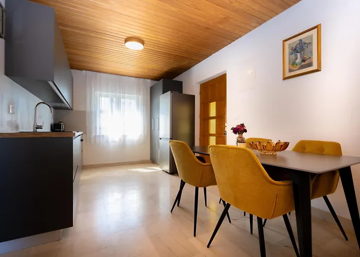 Lahor With Private Pool Villa