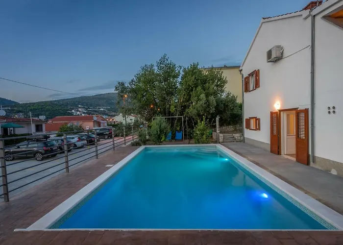 Lahor With Private Pool Seget Vranjica